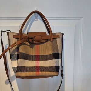 Elegant Tan and Red Plaid Women's Bag. EUC